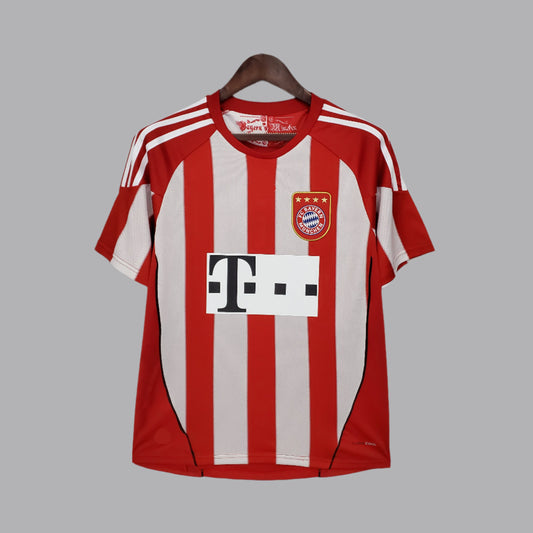 BAYERN MÜNCHEN 2010 THUIS
